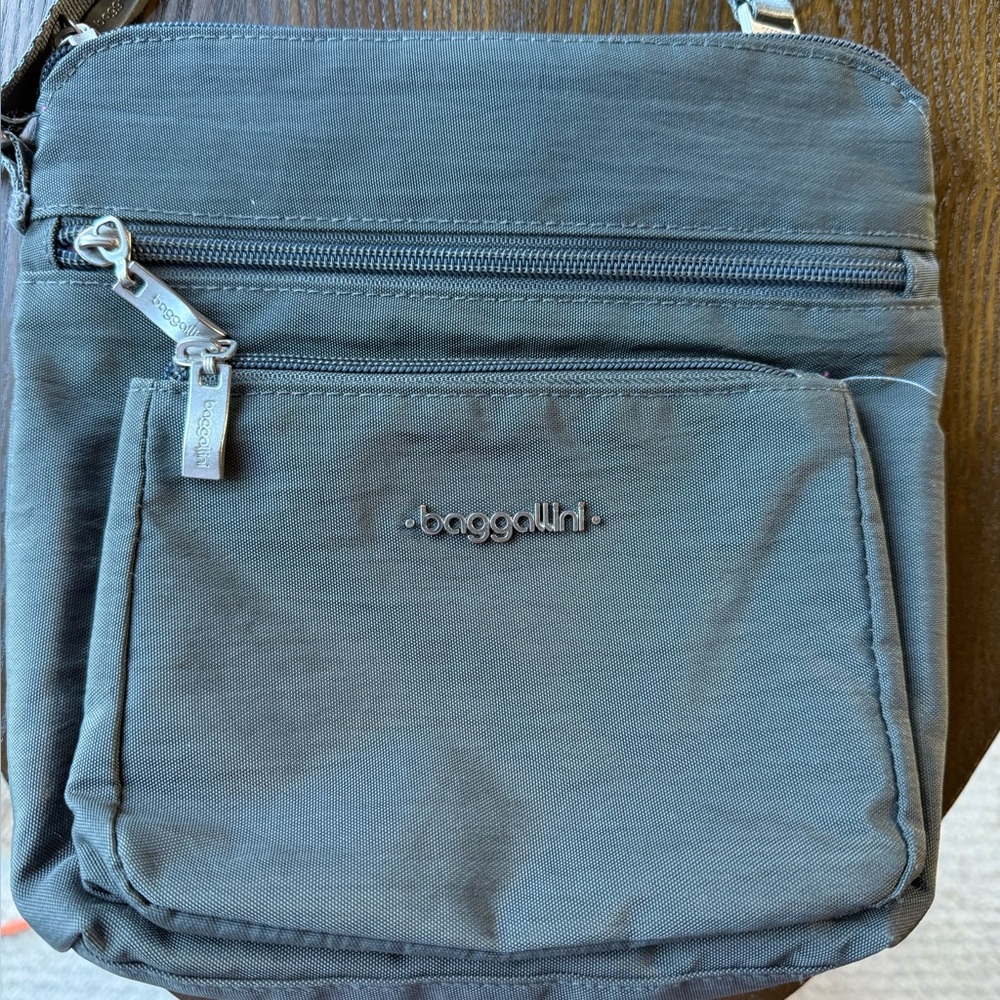 Baggallini Modern Pocket Crossbody